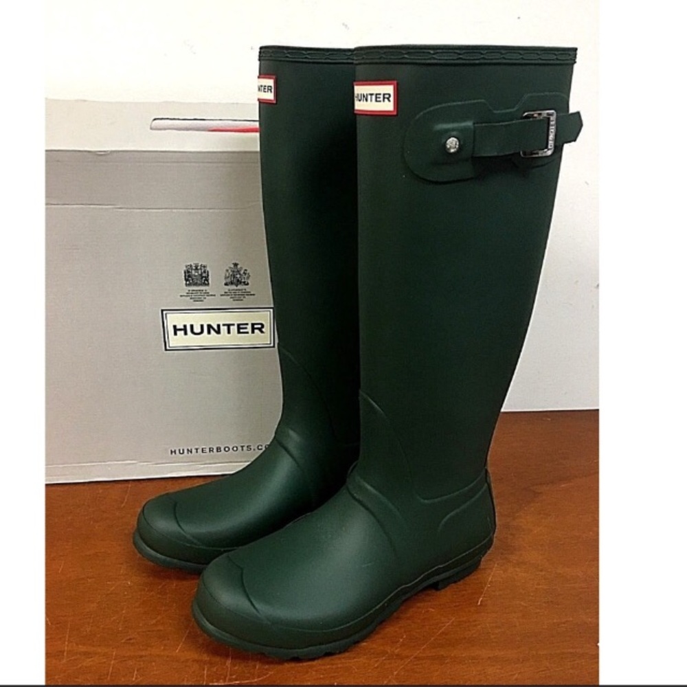 Hunter Sz 8/9 Hunter green rain boots (New in box)